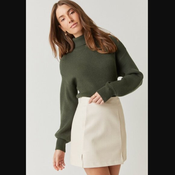 Francesca's Collections Sweaters - Francesca's Mi Ami Avery Balloon Sleeve Turtleneck Sweater - Olive Green, Large